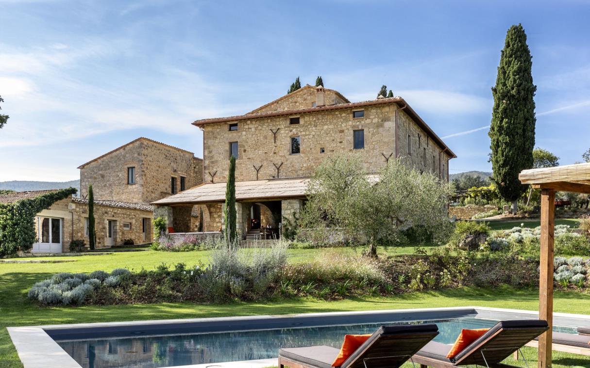 Villa Tuscany Italy Countryside Luxury Conti Swim 5 (1)
