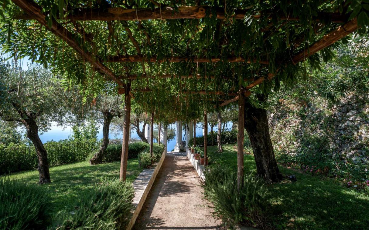 Villa Ravello Amalfi Coast Italy Luxury Pool Rondinaia Path 2