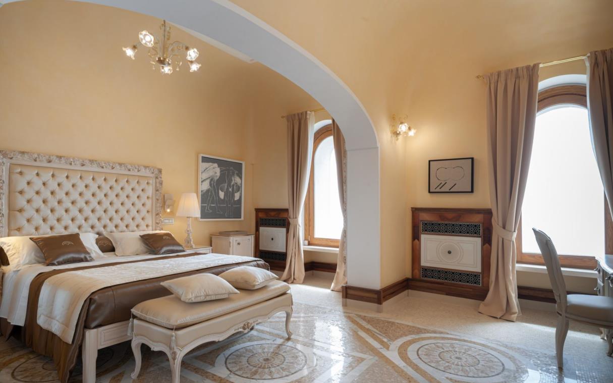 Villa Ravello Amalfi Coast Italy Luxury Pool Rondinaia Bed 10