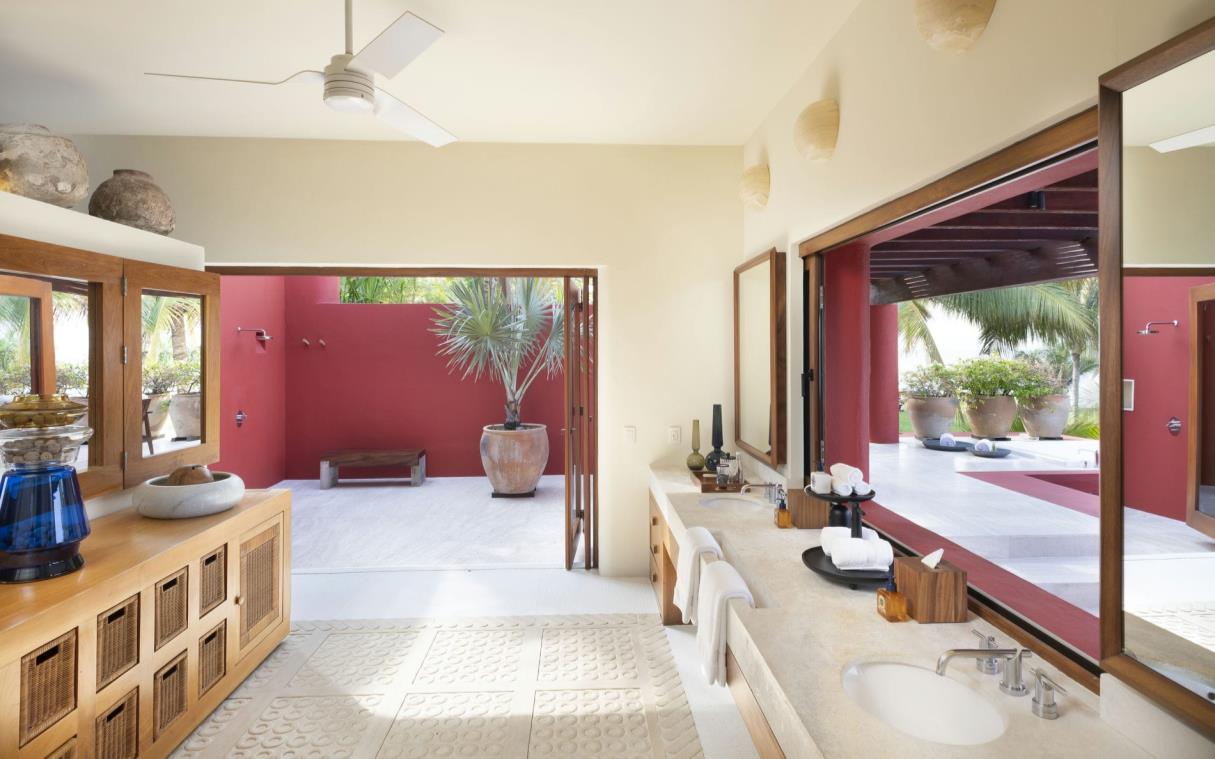 villa-punta-mita-mexico-luxury-ocean-pool-pacifica-bath M-1