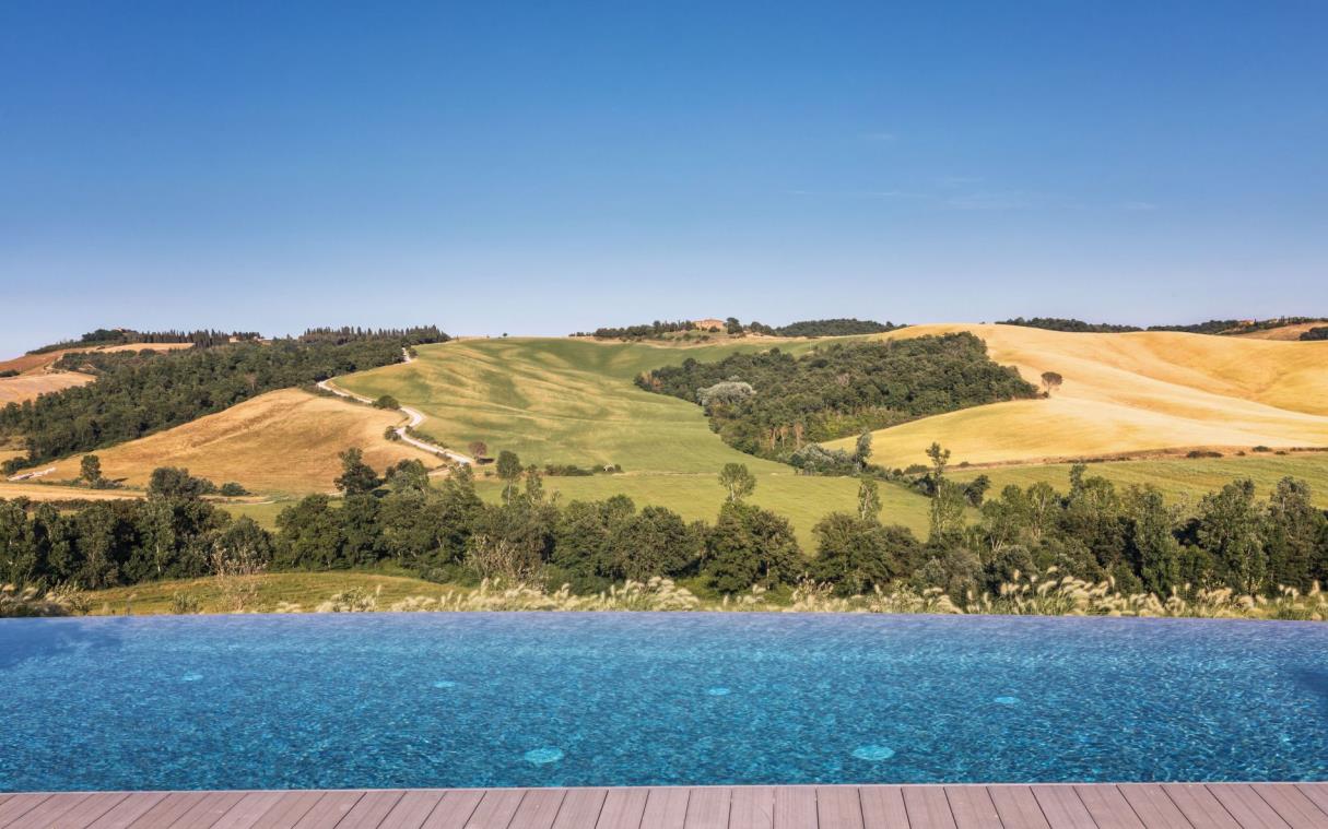 villa-siena-tuscany-italy-luxury-pool-san-gerolamo-swim (4)