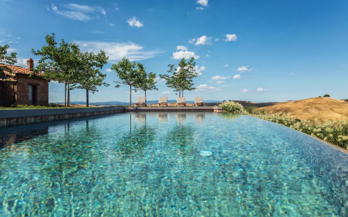 villa-siena-tuscany-italy-luxury-pool-san-gerolamo-swim (6)