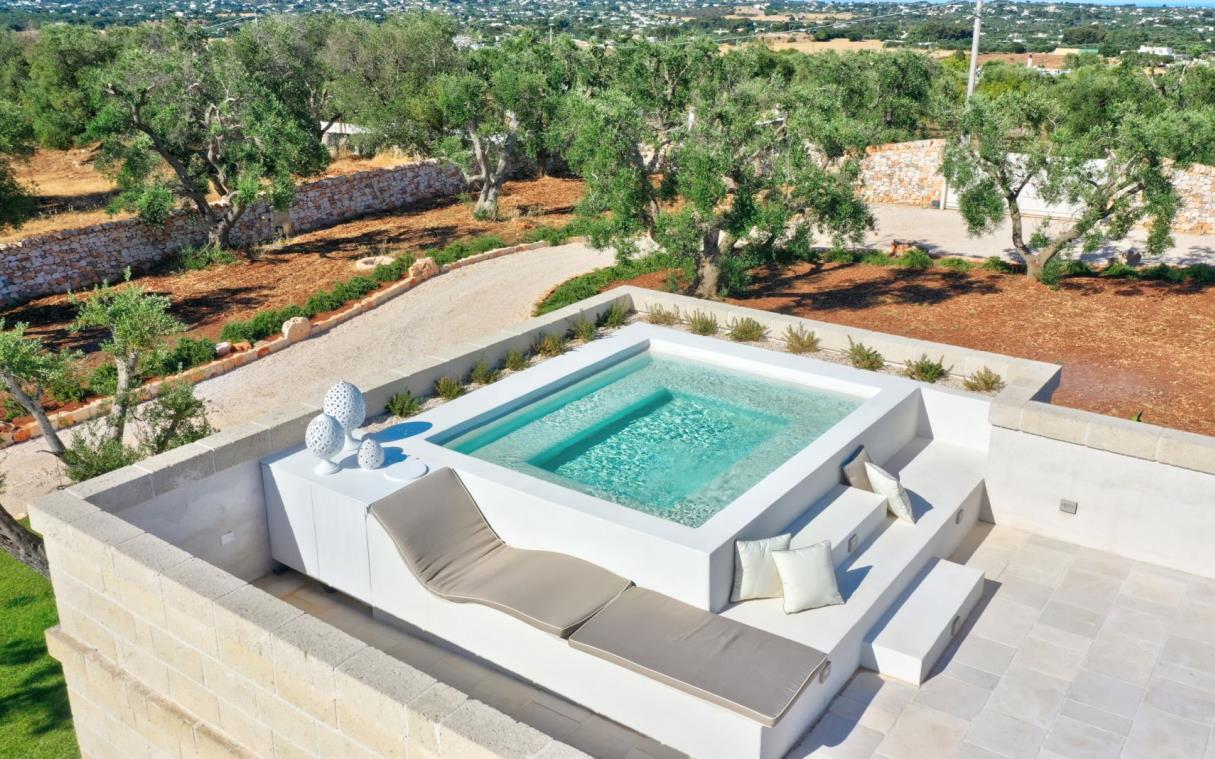 villa-apulia-italy-luxury-pool-ludovica-drone-roof (5)