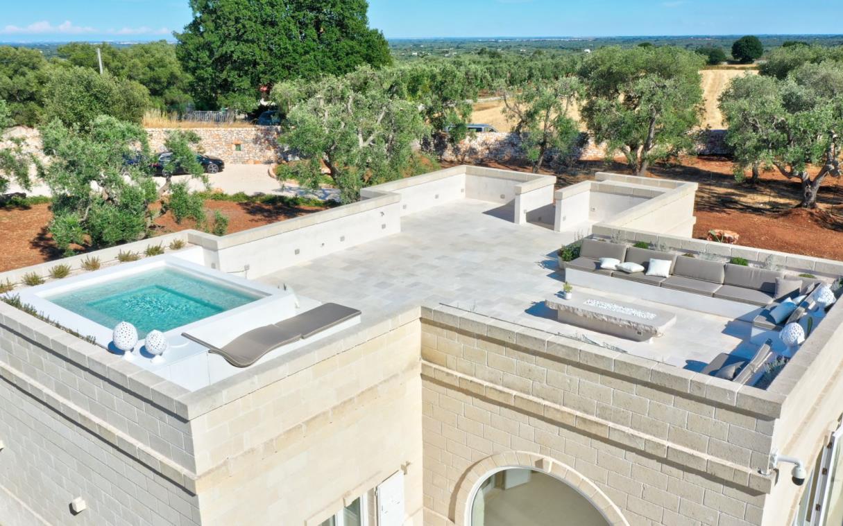 villa-apulia-italy-luxury-pool-ludovica-drone-roof (4)