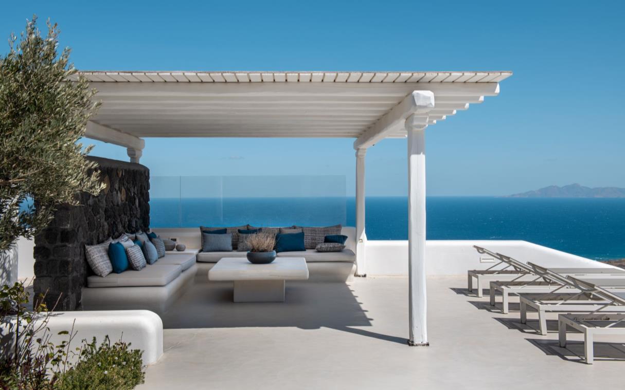 villa-santorini-cyclades-islands-greece-luxury-pool-o-santo-out-liv