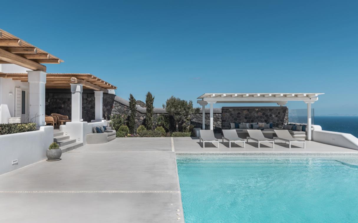 villa-santorini-cyclades-islands-greece-luxury-pool-o-santo-swim (1)