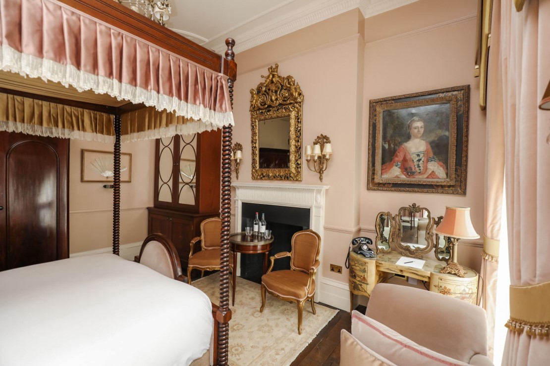 Henry's Townhouse