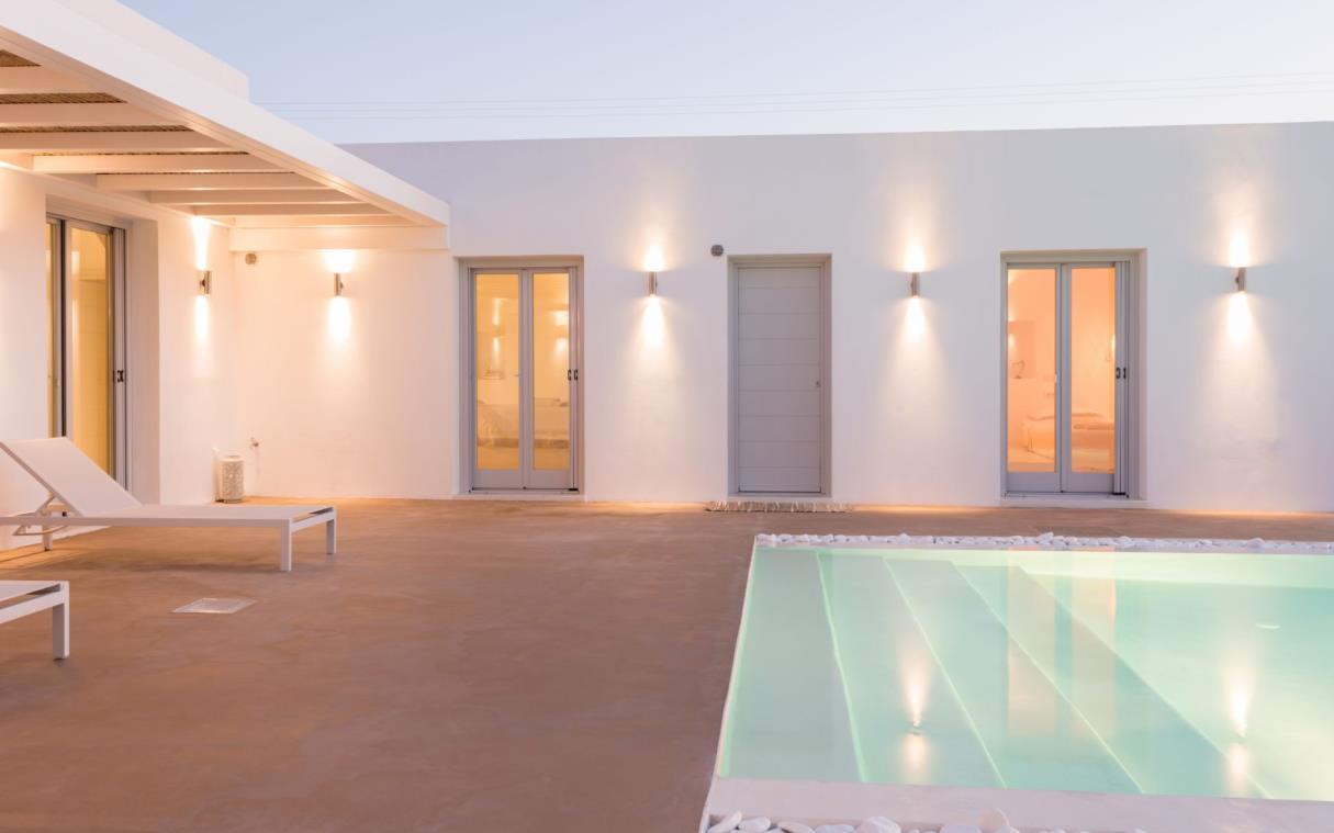 villa-paros-cyclades-greek-islands-greece-luxury-pool-doma-swim (10)