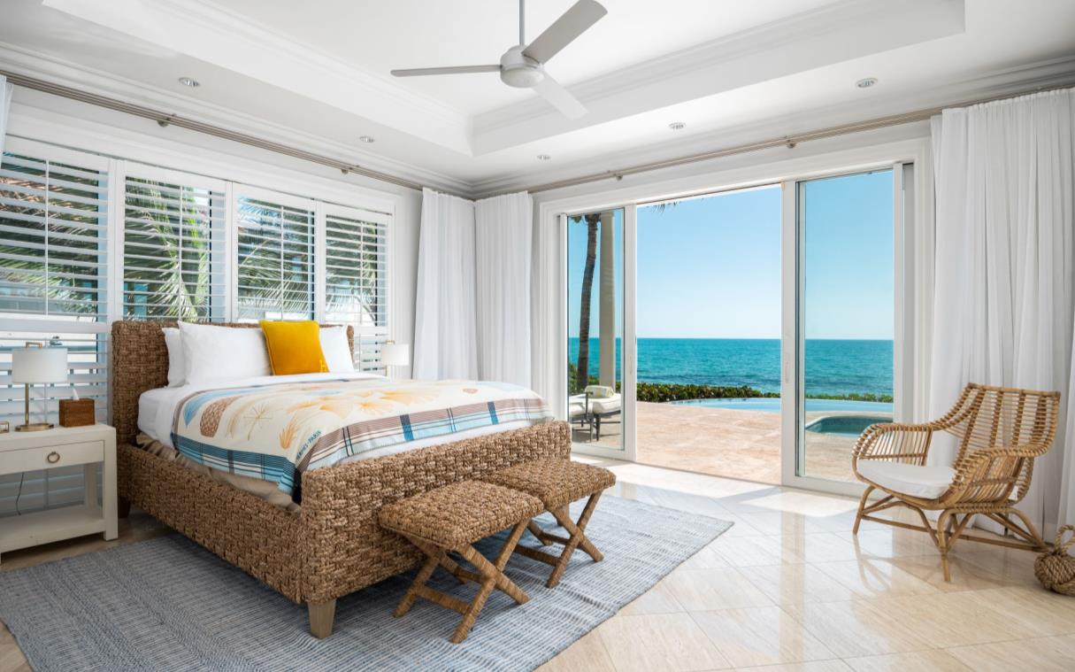 villa-turks-and-caicos-caribbean-luxury-beach-haven-house-bed (4)