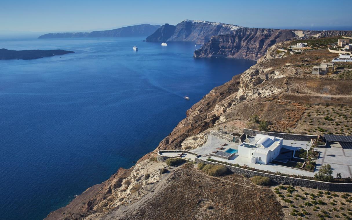 villa-santorini-cyclades-greek-islands-greece-luxury-nafsika-aer (2)