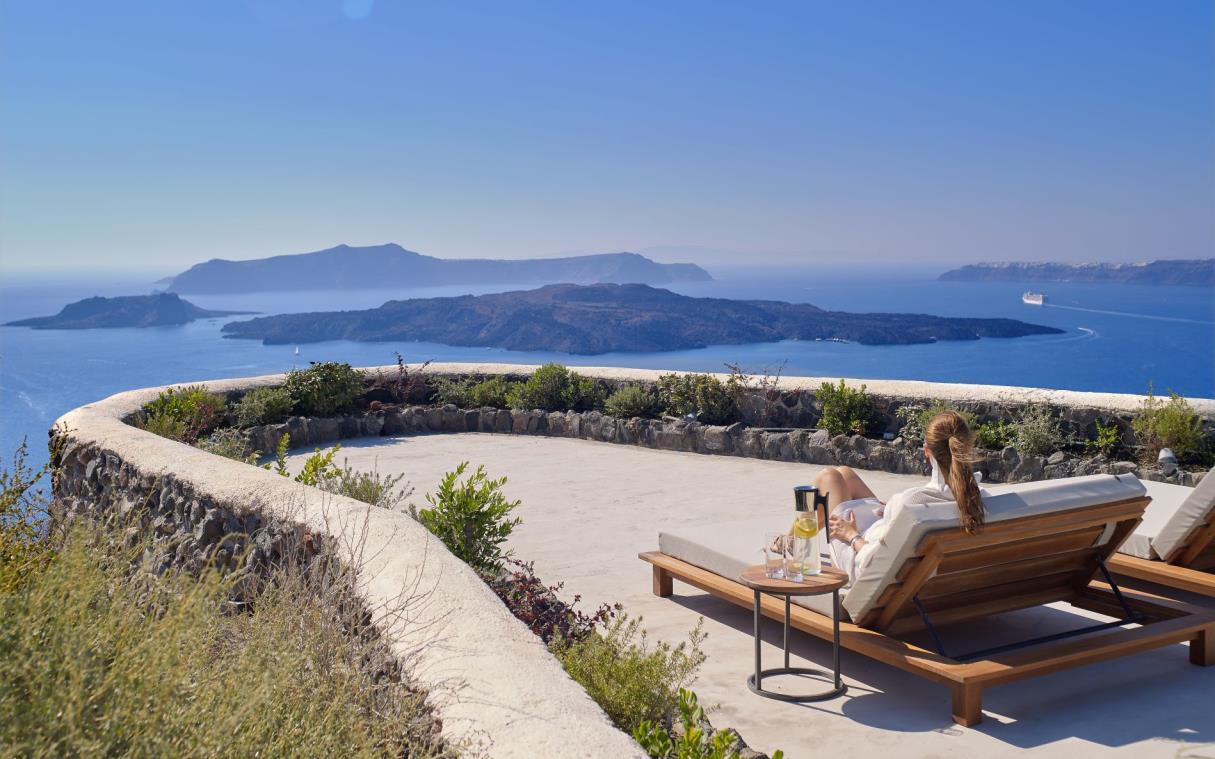 villa-santorini-cyclades-greek-islands-greece-luxury-nafsika-ppl (3)