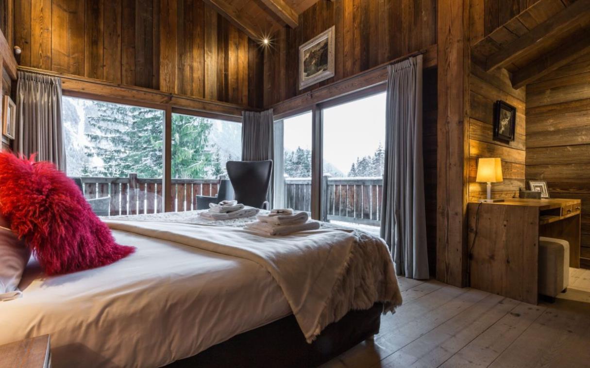 Chalet France French Alps Chamonix Luxury Spa Ski Amazon Creek Bed 5