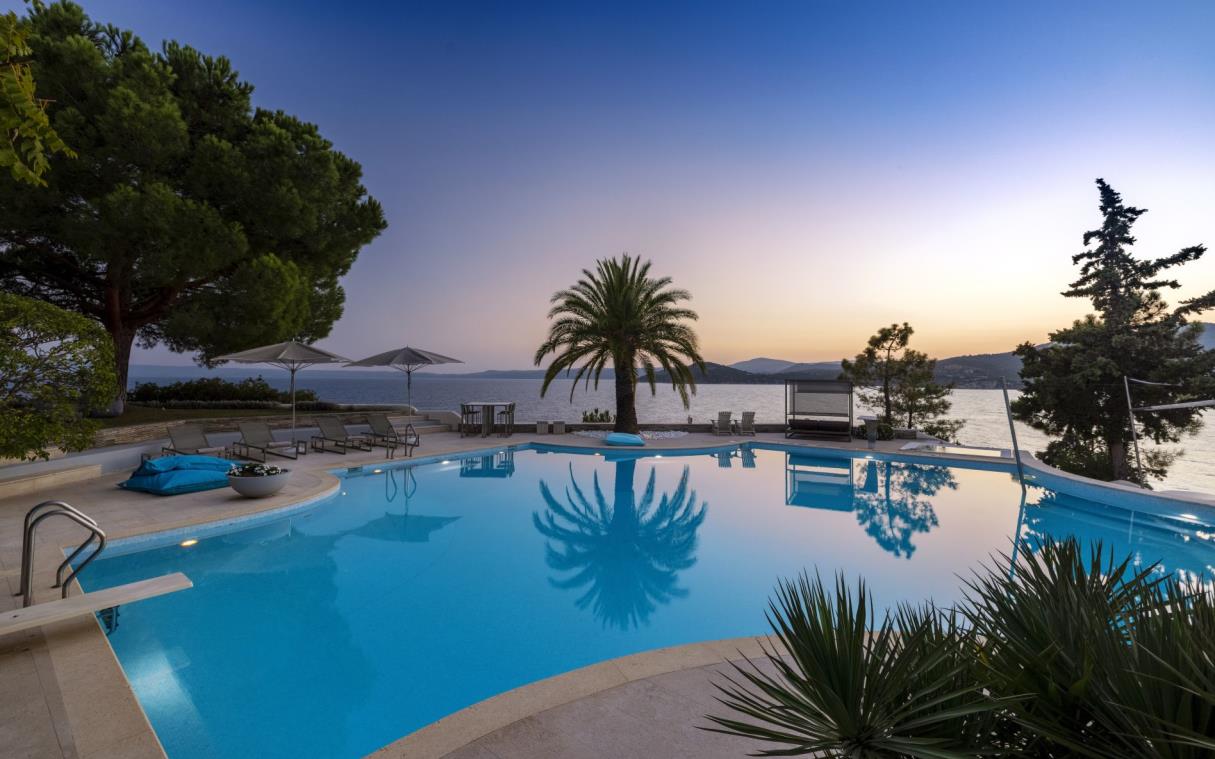 villa-halkidiki-greece-luxury-pool-spirou-swim (1)