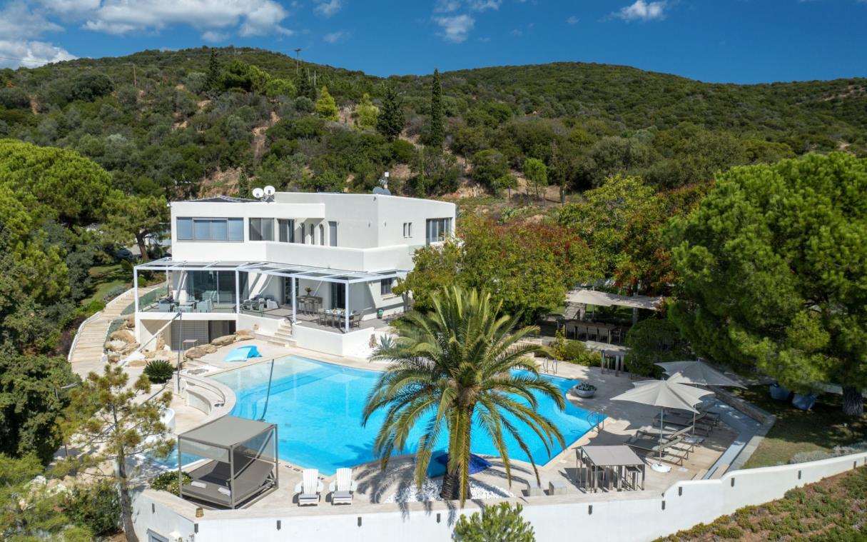 villa-halkidiki-greece-luxury-pool-spirou-aer (1)