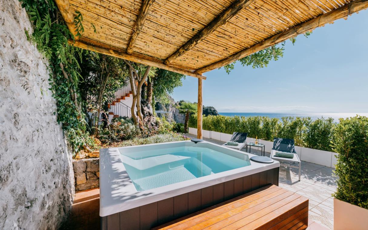 villa-conca-dei-marini-amalfi-coast-italy-luxury-pool-eris-jac (2)