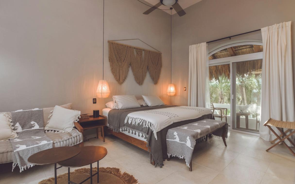 villa-tulum-mexico-beachfront-luxury-destiny-bed (7)