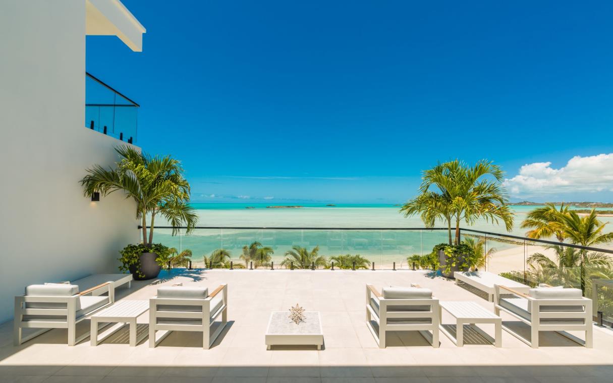 villa-turks-and-caicos-caribbean-beachfront-luxury-paradiso-del-mar-bal (3)