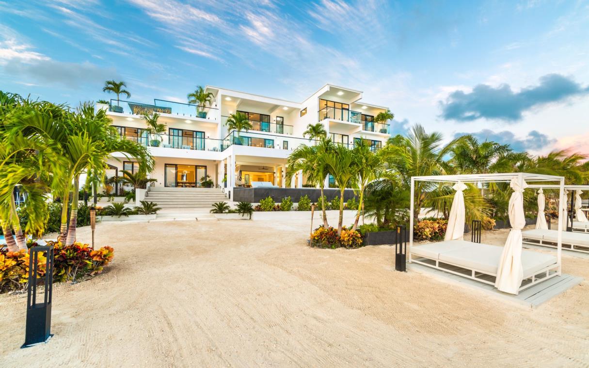 villa-turks-and-caicos-caribbean-beachfront-luxury-paradiso-del-mar-ext (4)