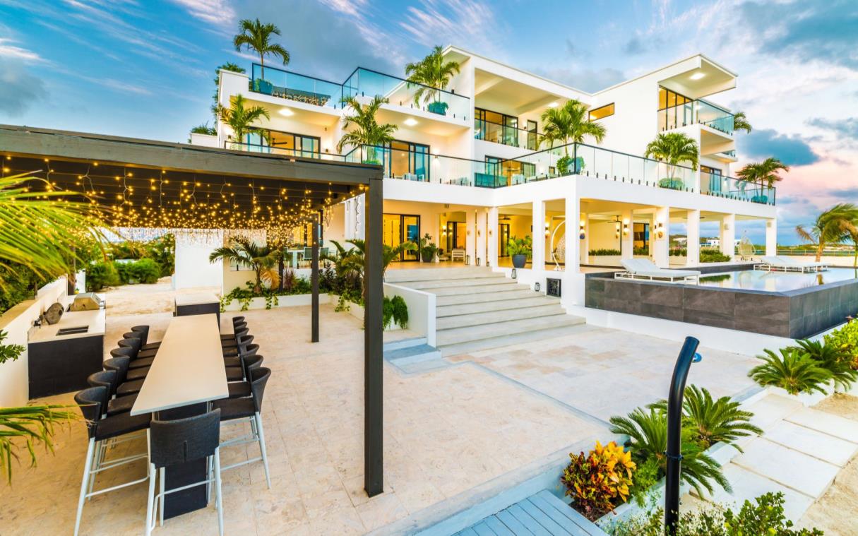 villa-turks-and-caicos-caribbean-beachfront-luxury-paradiso-del-mar-ext