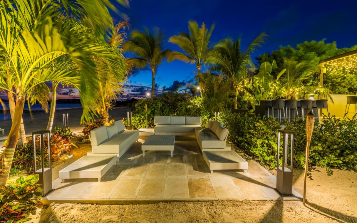villa-turks-and-caicos-caribbean-beachfront-luxury-paradiso-del-mar-bea (1)