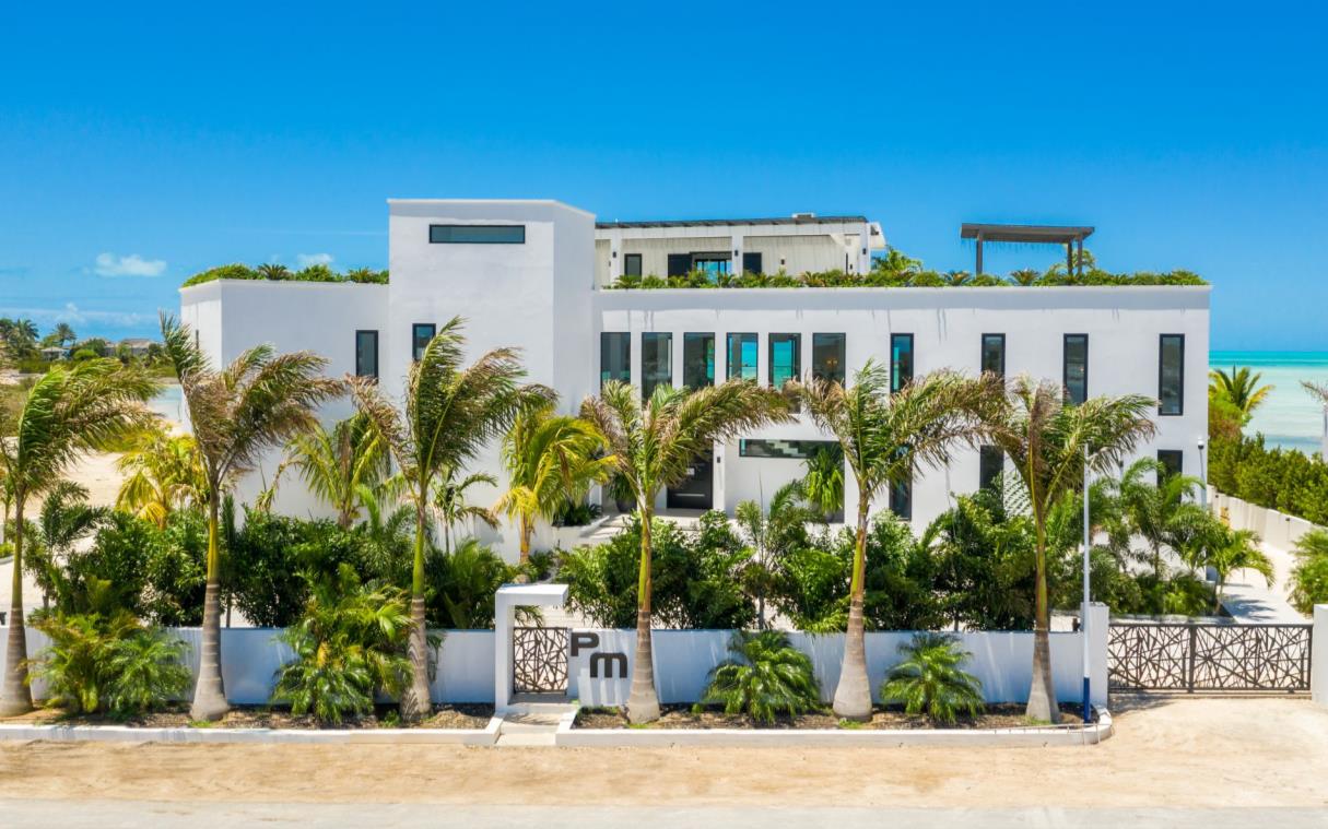 villa-turks-and-caicos-caribbean-beachfront-luxury-paradiso-del-mar-aer (8)