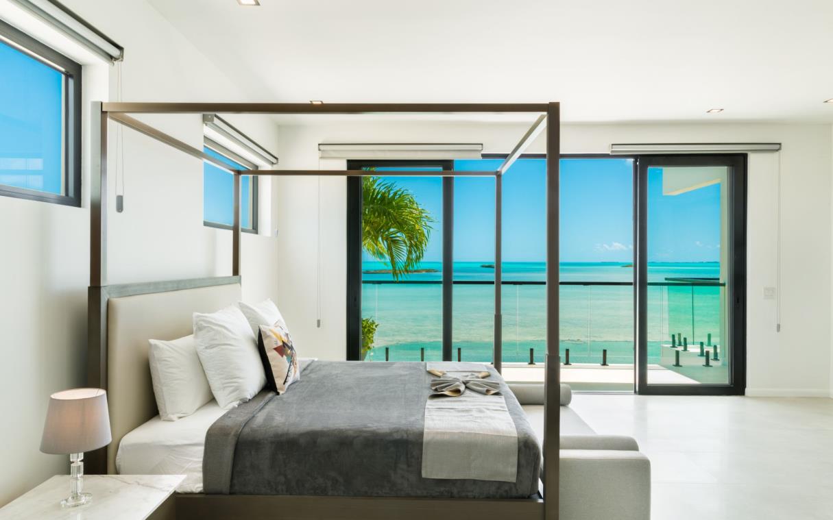 villa-turks-and-caicos-caribbean-beachfront-luxury-paradiso-del-mar-bed (4)