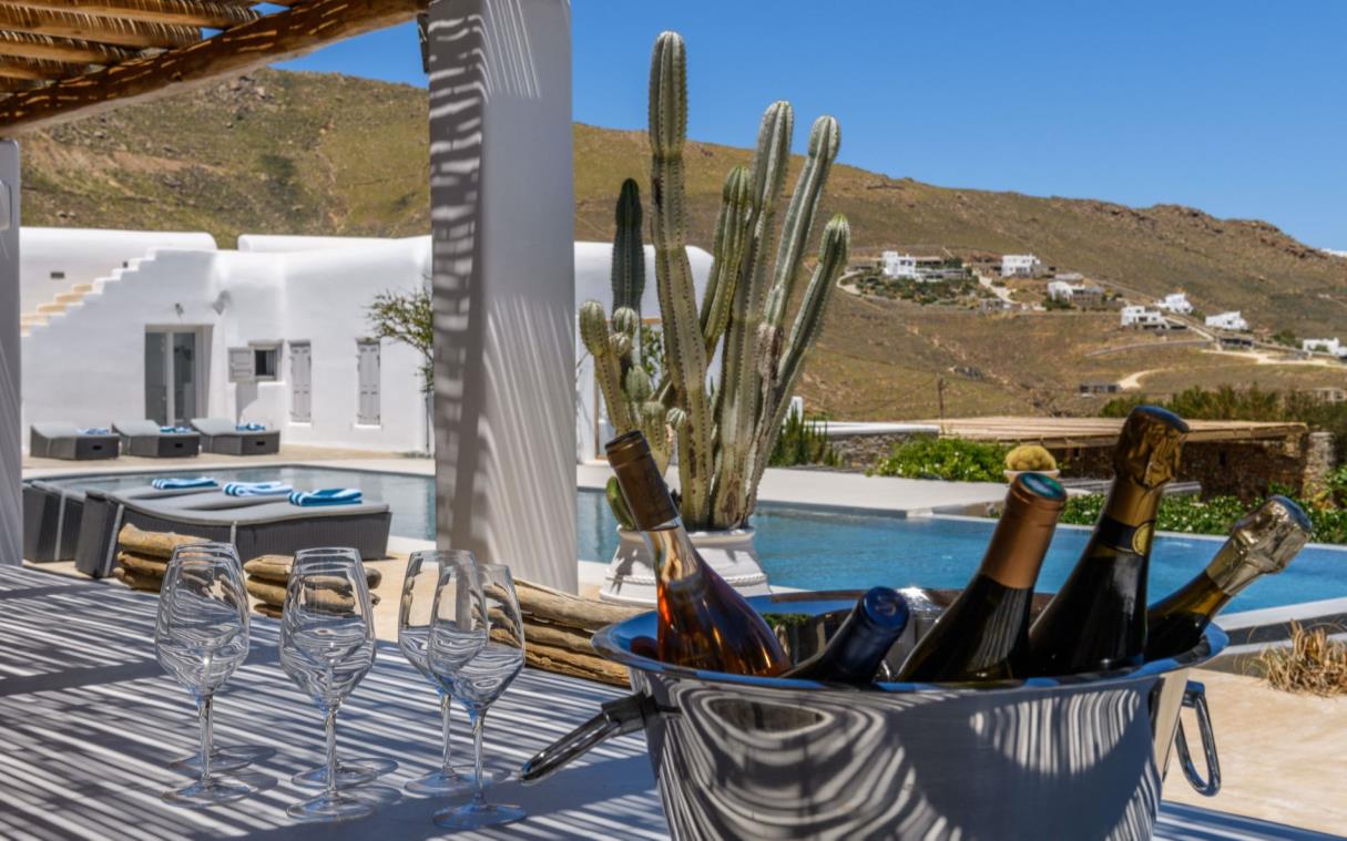 villa-mykonos-cyclades-greece-luxury-pool-acqua-di-mare-out-liv-bar (2)