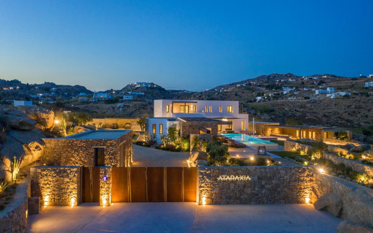 villa-mykonos-cyclades-greece-luxury-pool-ataraxia-ext (1)