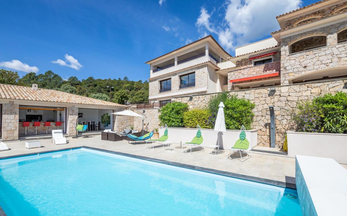 villa-porto-vecchio-corsica-france-luxury-pool-lecci-swim (7)