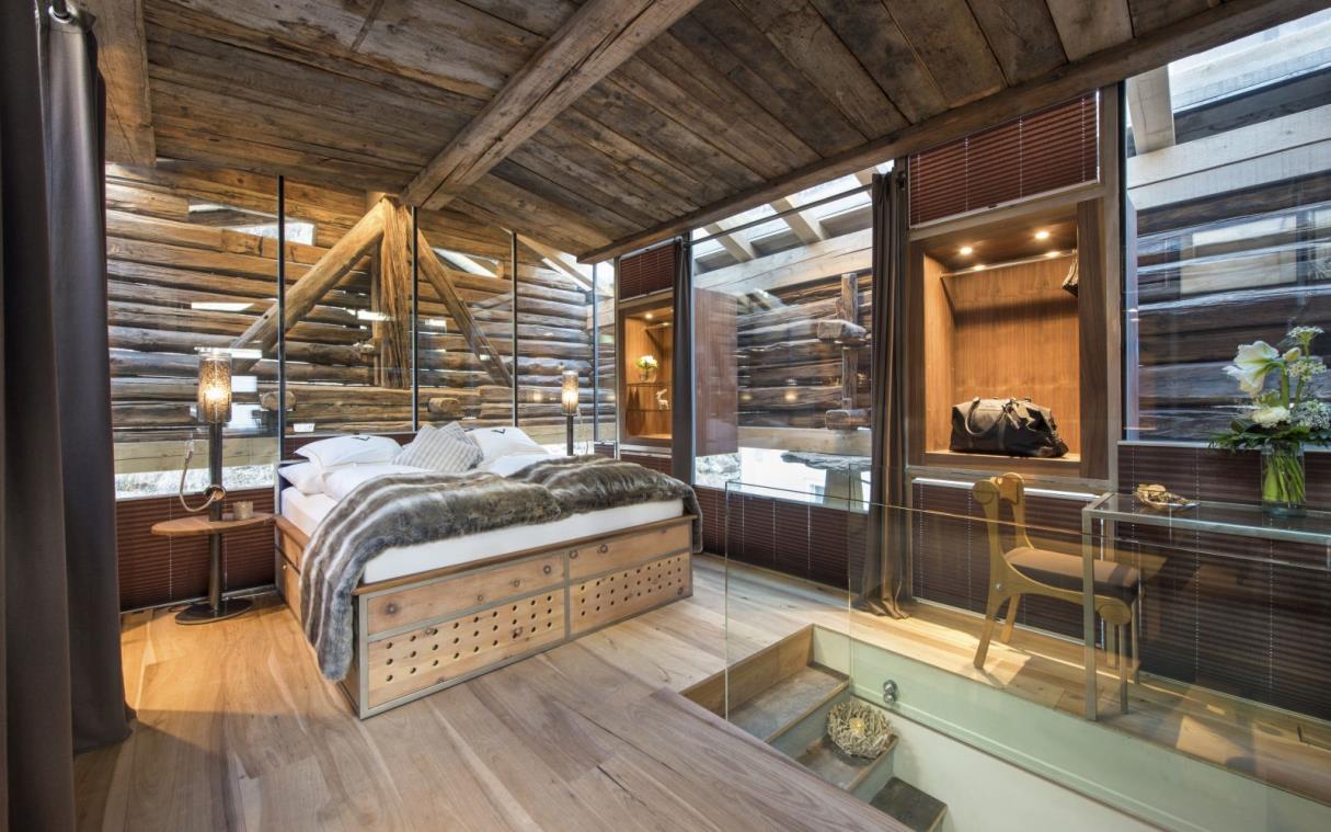 chalet-zermatt-switzerland-swiss-alps-modern-spa-luxury-loft-bed (6).jpg