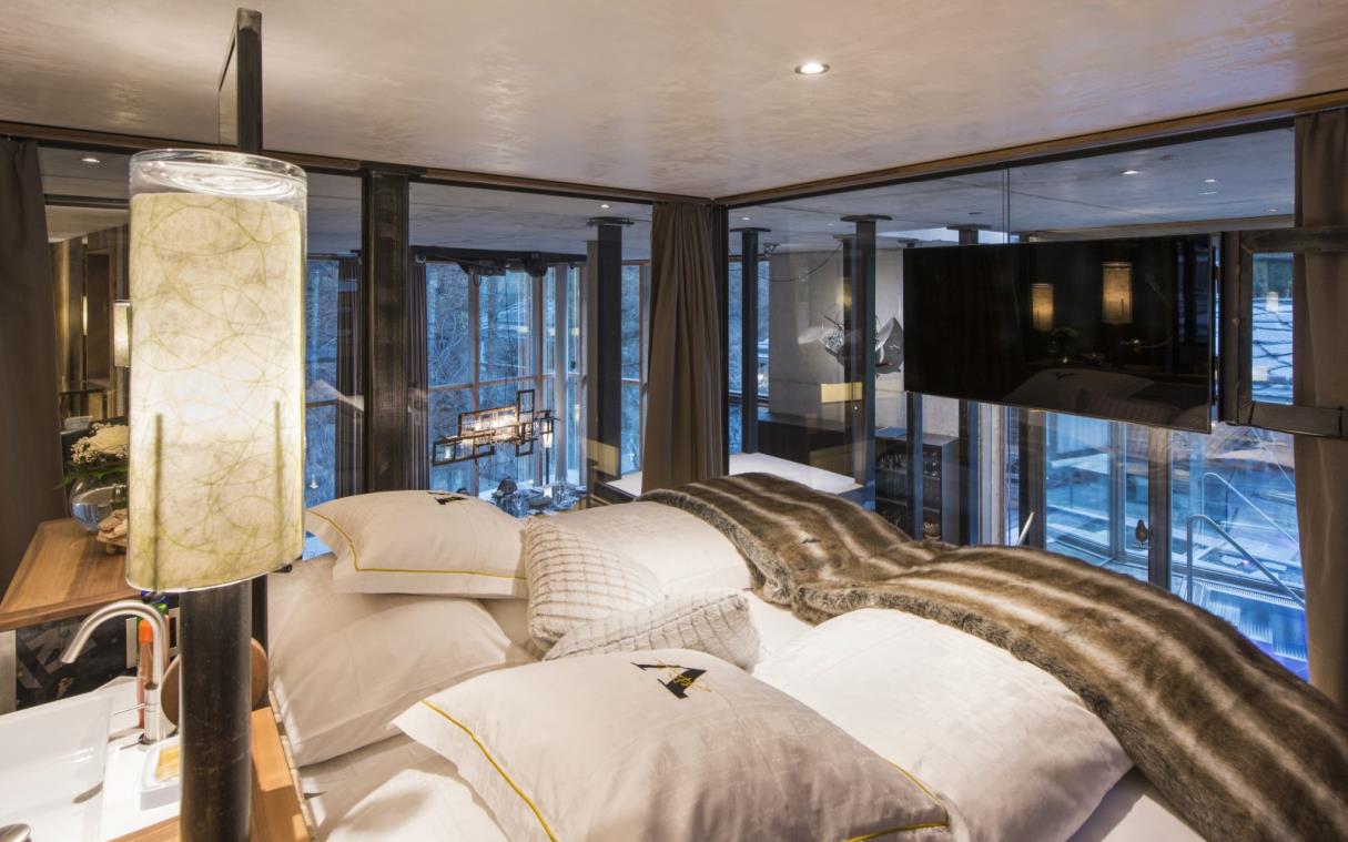 chalet-zermatt-switzerland-swiss-alps-modern-spa-luxury-loft-bed (7).jpg