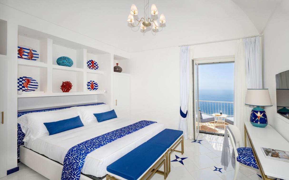 villa-amalfi-coast-italy-luxury-indoor-pool-frangi-bed (1)