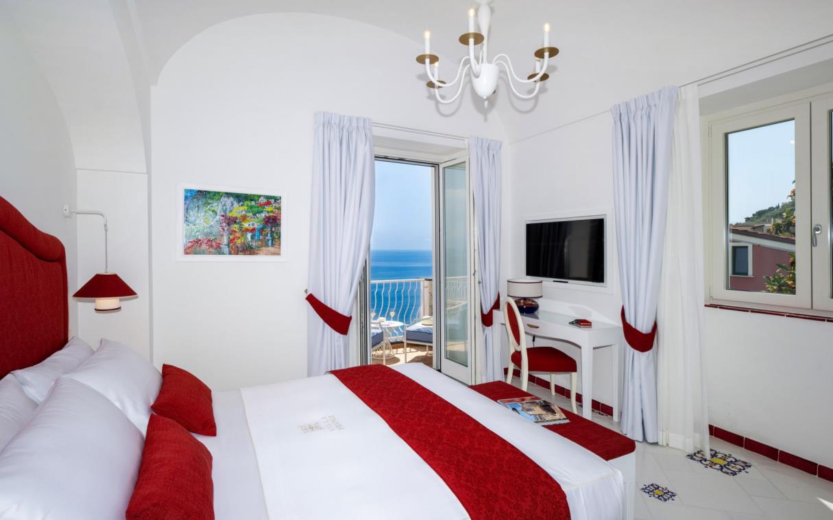villa-amalfi-coast-italy-luxury-indoor-pool-frangi-bed (7)