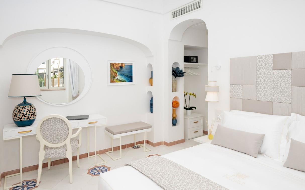 villa-amalfi-coast-italy-luxury-indoor-pool-frangi-bed (11)