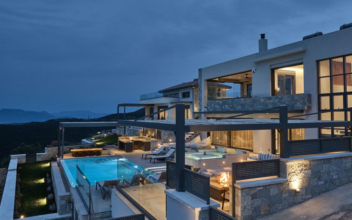 villa-lefkada-ionian-islands-greece-luxury-pool-escape-view-ext (11)