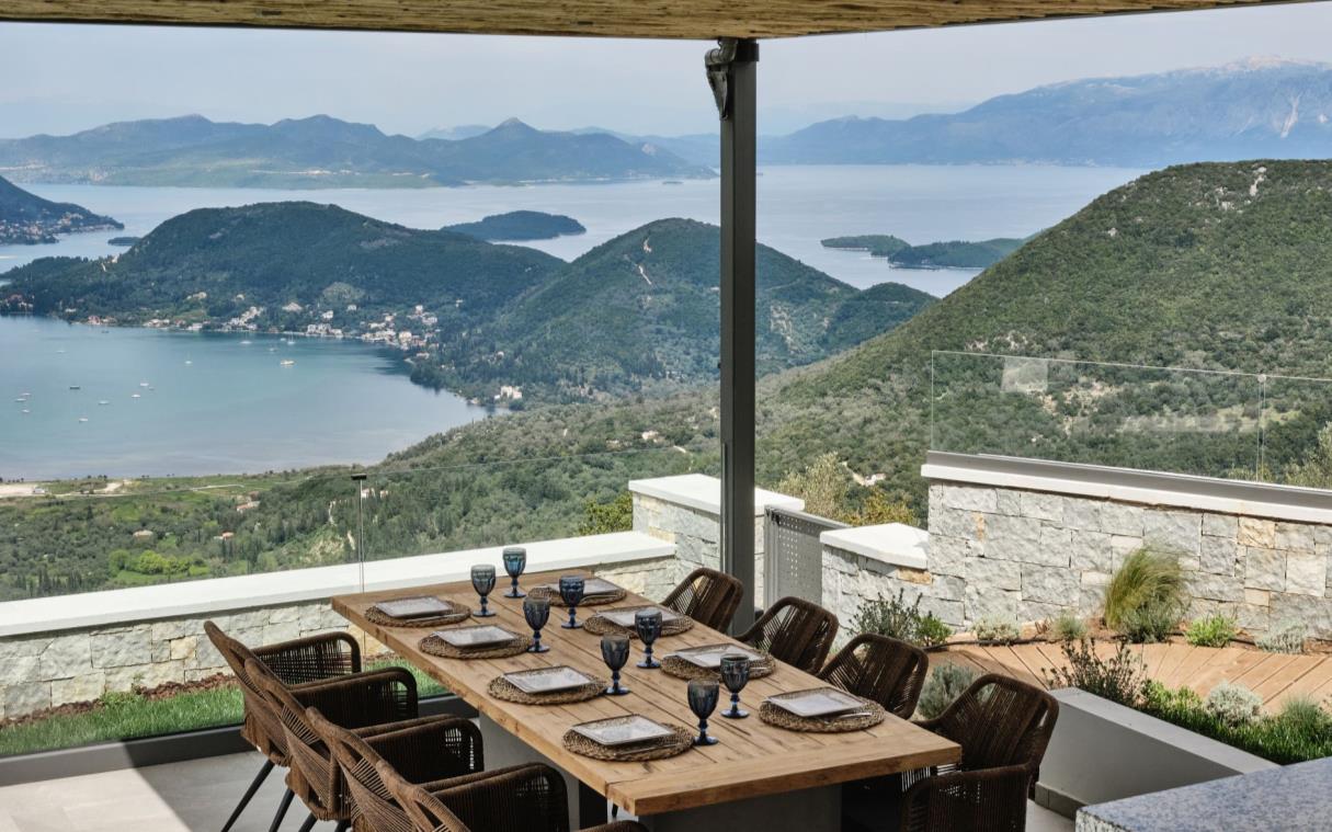 villa-lefkada-ionian-islands-greece-luxury-pool-escape-view-out-din (5)