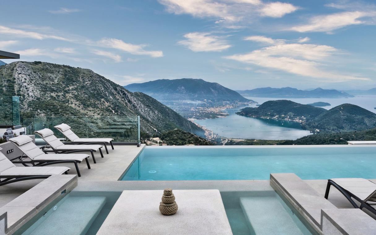 villa-lefkada-ionian-islands-greece-luxury-pool-escape-view-swim (7)