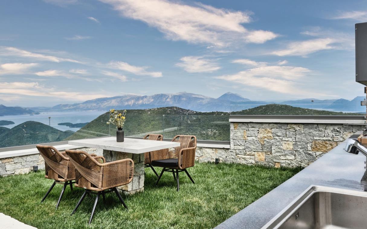 villa-lefkada-ionian-islands-greece-luxury-pool-escape-view-out-din-bbq (3)