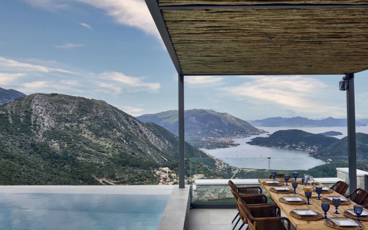 villa-lefkada-ionian-islands-greece-luxury-pool-escape-view-out-din (1)