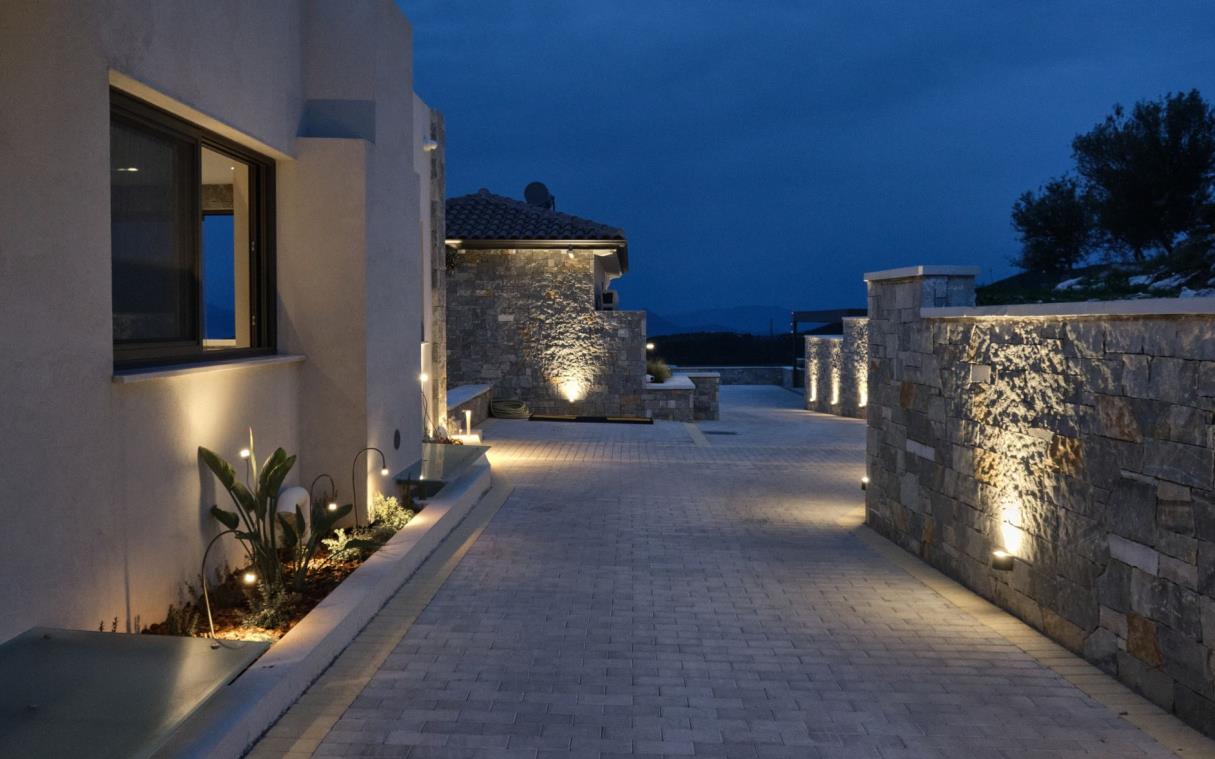 villa-lefkada-ionian-islands-greece-luxury-pool-escape-view-ext (12)