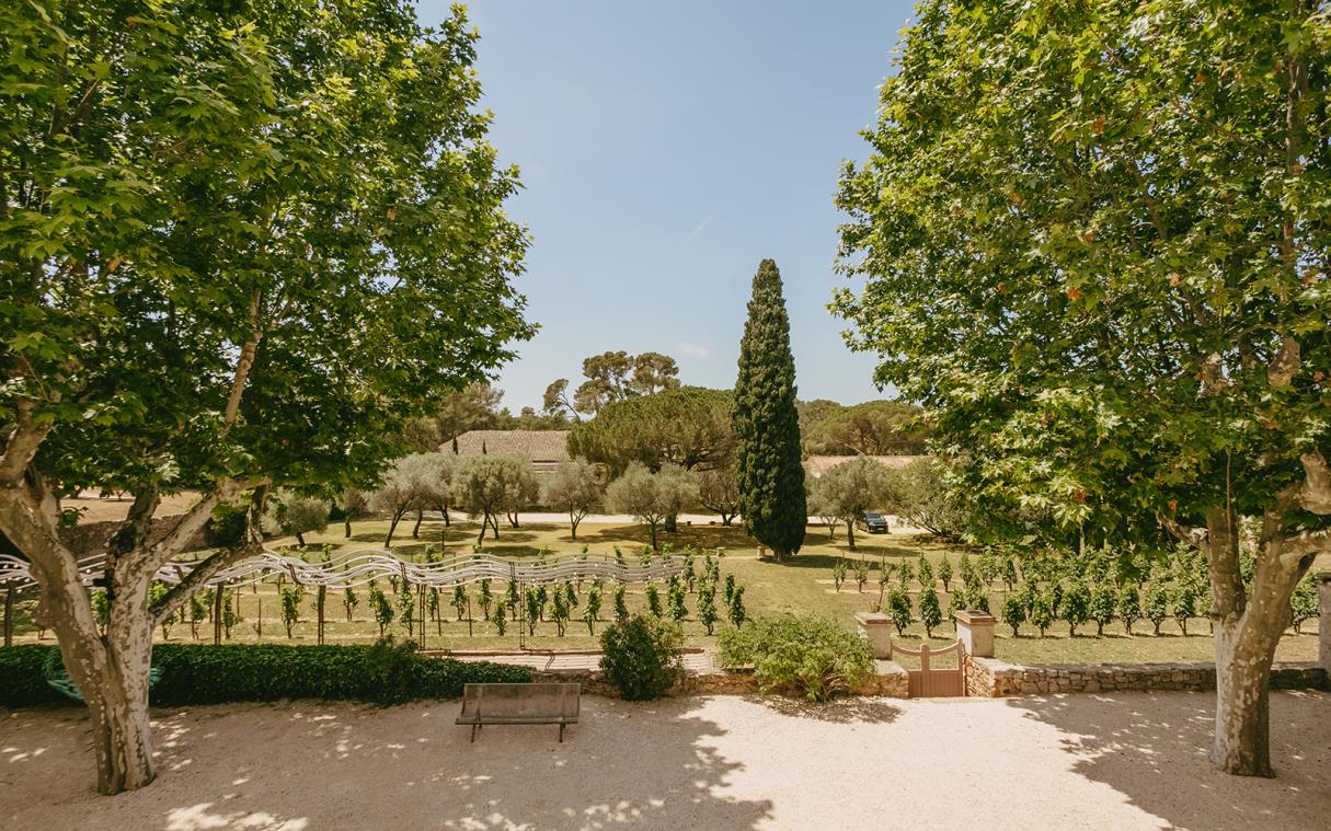 villa-provence-france-vineyard-pool-luxury-clos-mireille-gar (1)