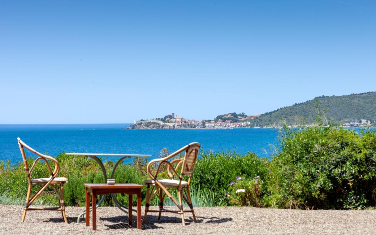 villa-tuscan-coast-tuscany-italy-luxury-pool-sea-talamo-out-liv 2 (3)