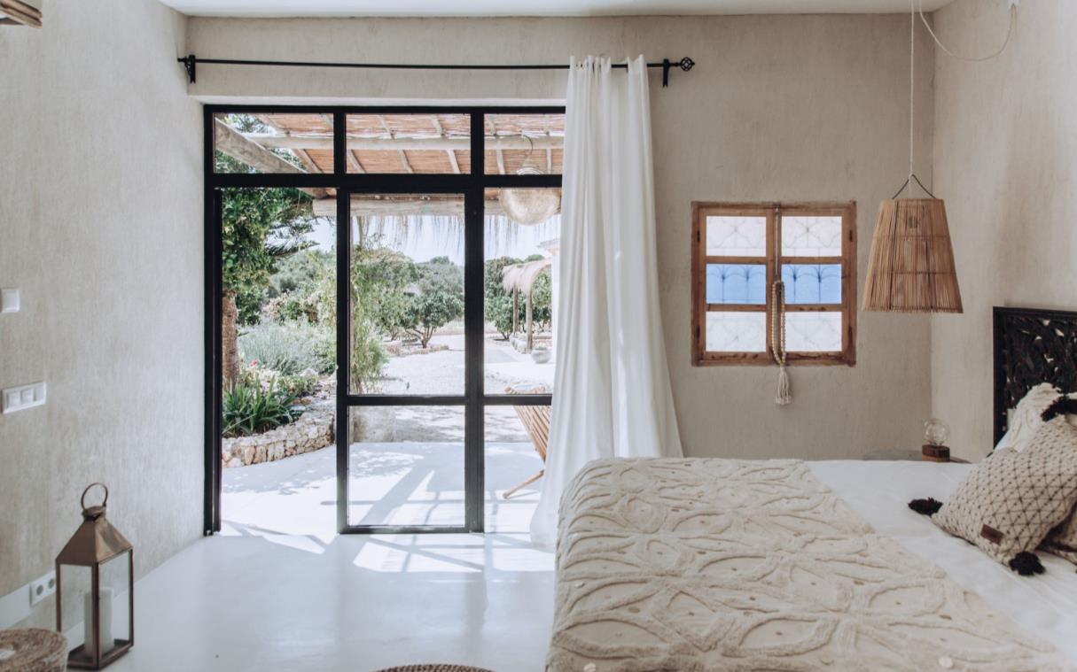 villa-mallorca-spain-countryside-luxury-pool-la-finca-bed (27)