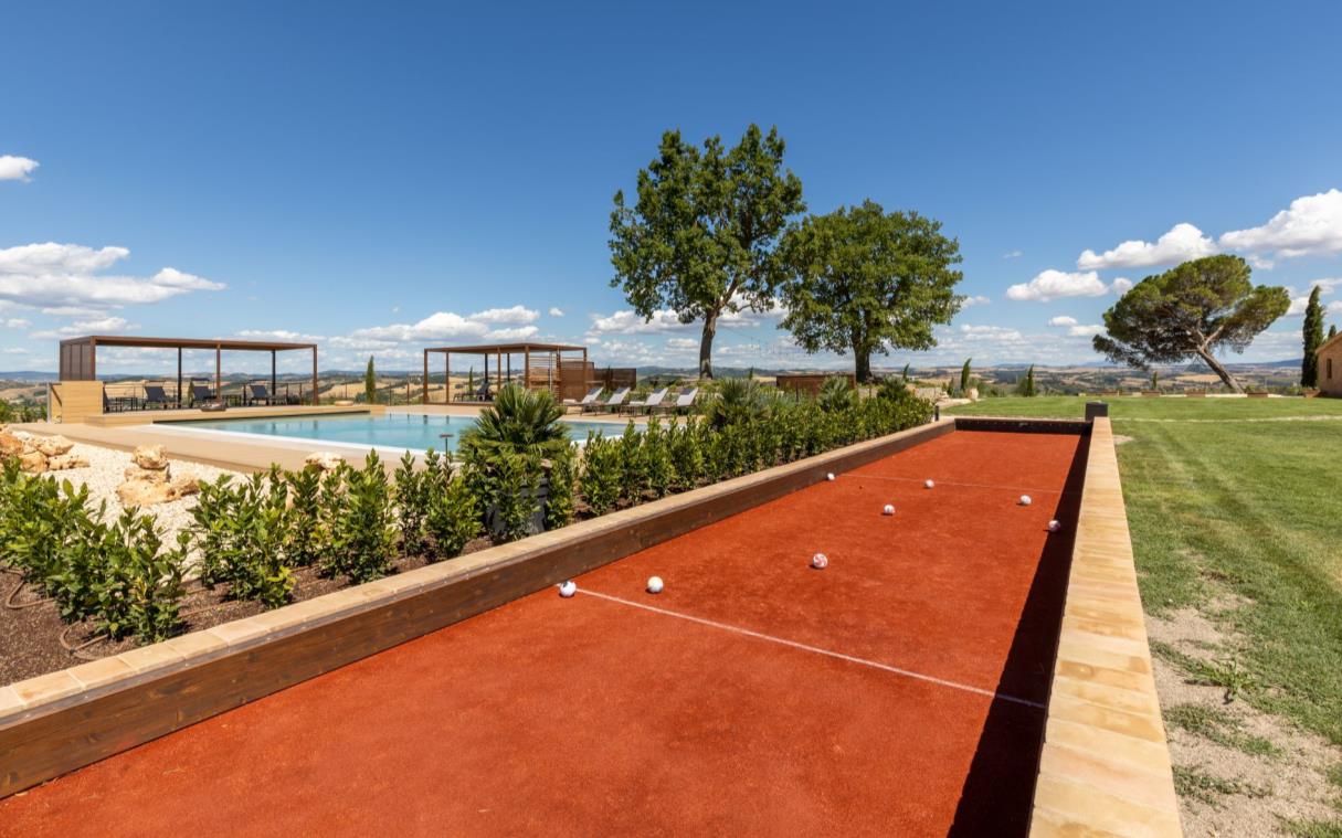 villa-siena-tuscany-italy-luxury-pool-il-poggino-game (2)
