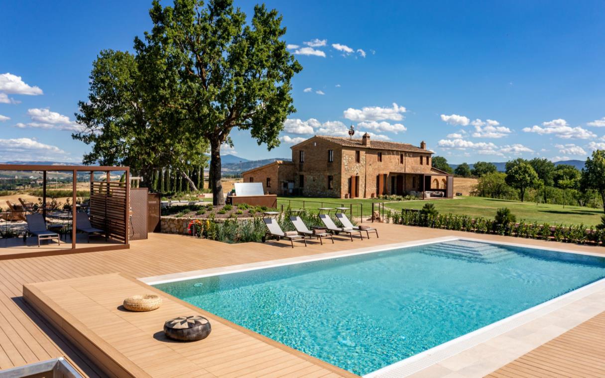 villa-siena-tuscany-italy-luxury-pool-il-poggino-COV