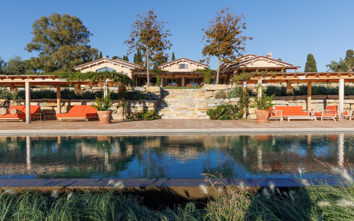 villa-tuscan-coast-tuscany-italy-luxury-pool-sofia-swim (5)