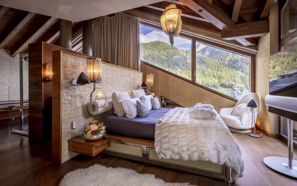 Chalet Zermatt Swiss Alps Switzerland Luxury Ski Peak Bed (1)