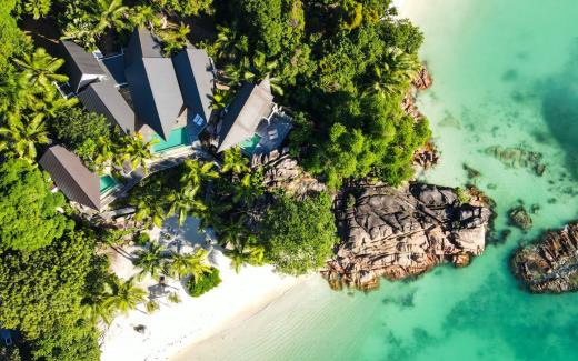 villa-seychelles-luxury-beach-pool-deckenia-aer (3)