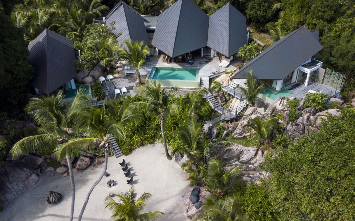 villa-seychelles-luxury-beach-pool-deckenia-aer (1)