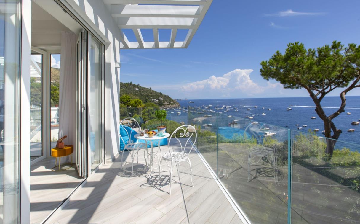 villa-amalfi-coast-italy-luxury-pool-sea-neranyum-bal (1)